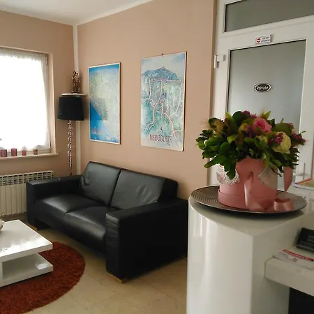 krevet i doručak Domus Damar 3*