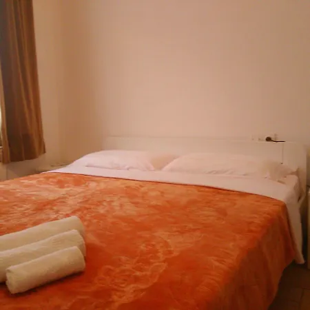 Domus Damar krevet i doručak 3*